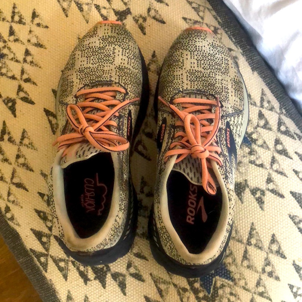 Brooks Adrenaline 12 size 7.5